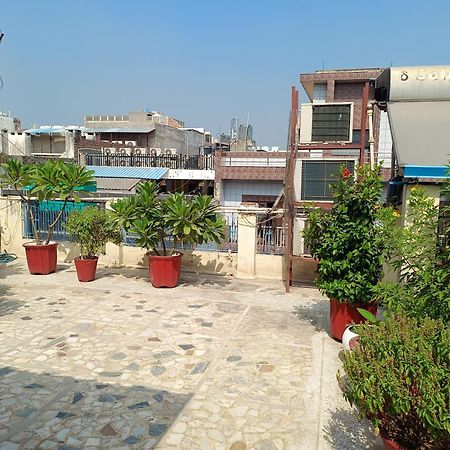 Hotel Majors Den Нью-Дели Экстерьер фото