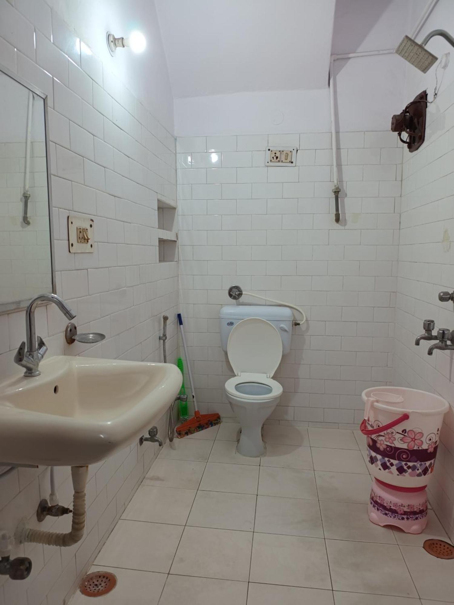 Hotel Majors Den Нью-Дели Экстерьер фото